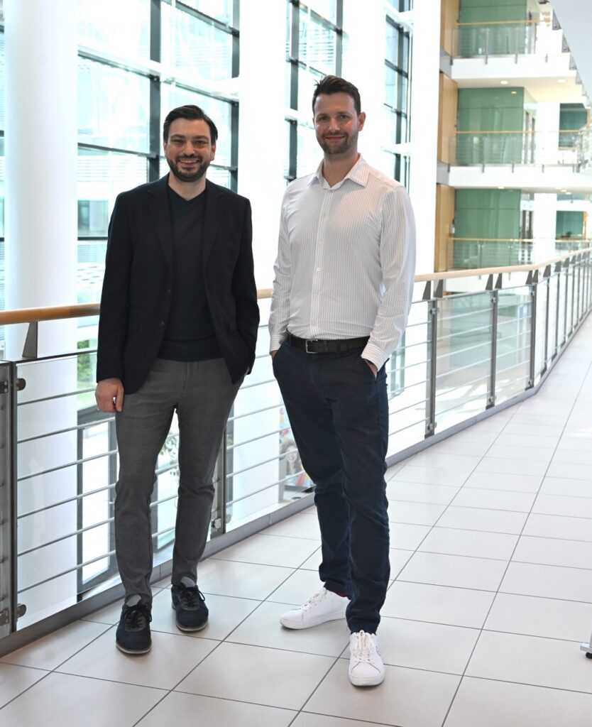 Treiben Digitalisierung voran: Leftshift One-CEO Patrick Ratheiser und Andreas Schumacher, Direktor für Digitalisierung und Unternehmensstrategie der VTU (Foto: VTU)