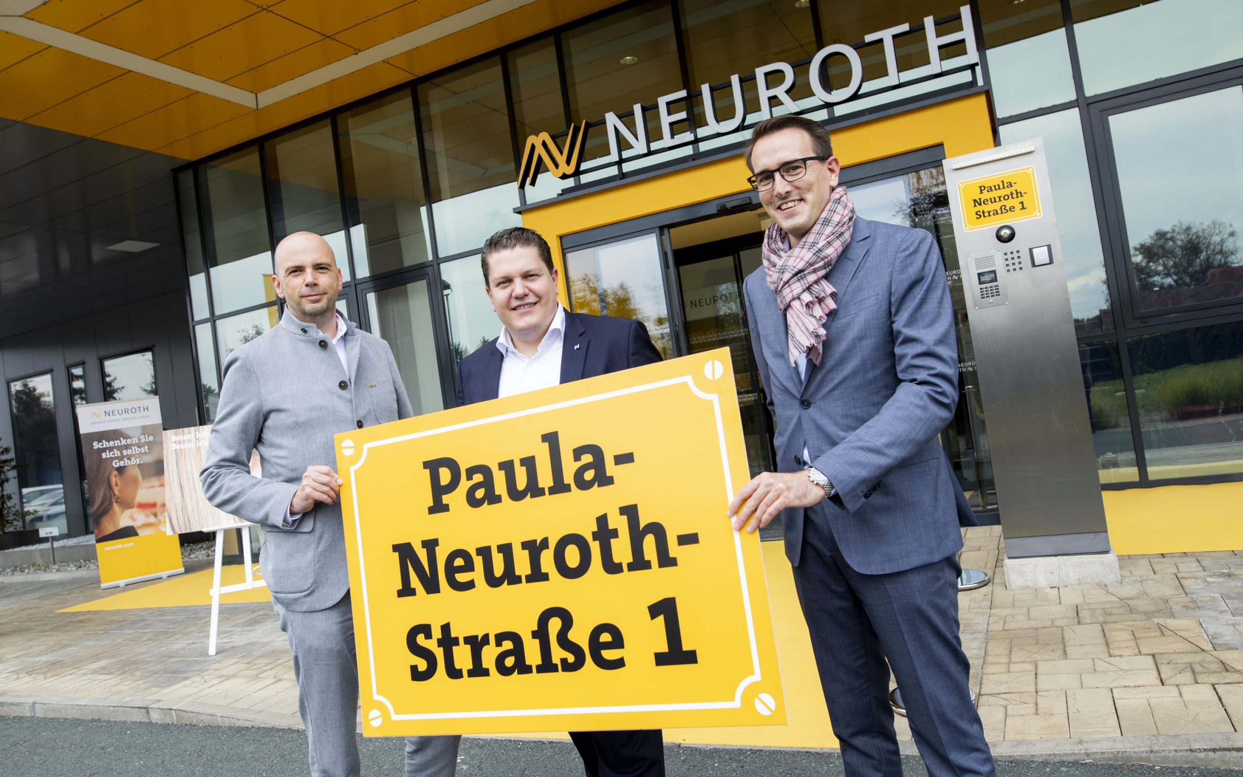 Die Neuroth-Führungsspitze vor dem neuen Supply Center in Lebring: CEO Lukas Schinko, CFO Michael Paul und COO Jürgen Seidler (v. l.)