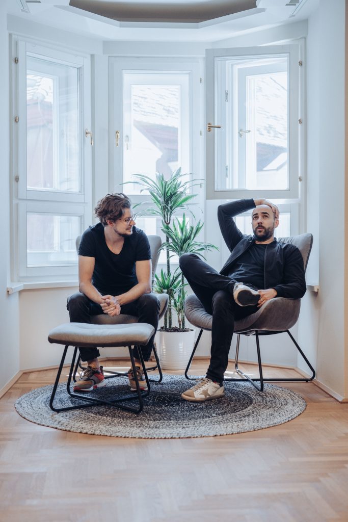 Rasante Entwicklungen bringen den „Exit“: Everlisten-Gründer Markus Jausovec und Alexander Petschar haben mit ihrer Entwicklung international für Furore gesorgt (v. l.) (Credit: Lex Karelly)