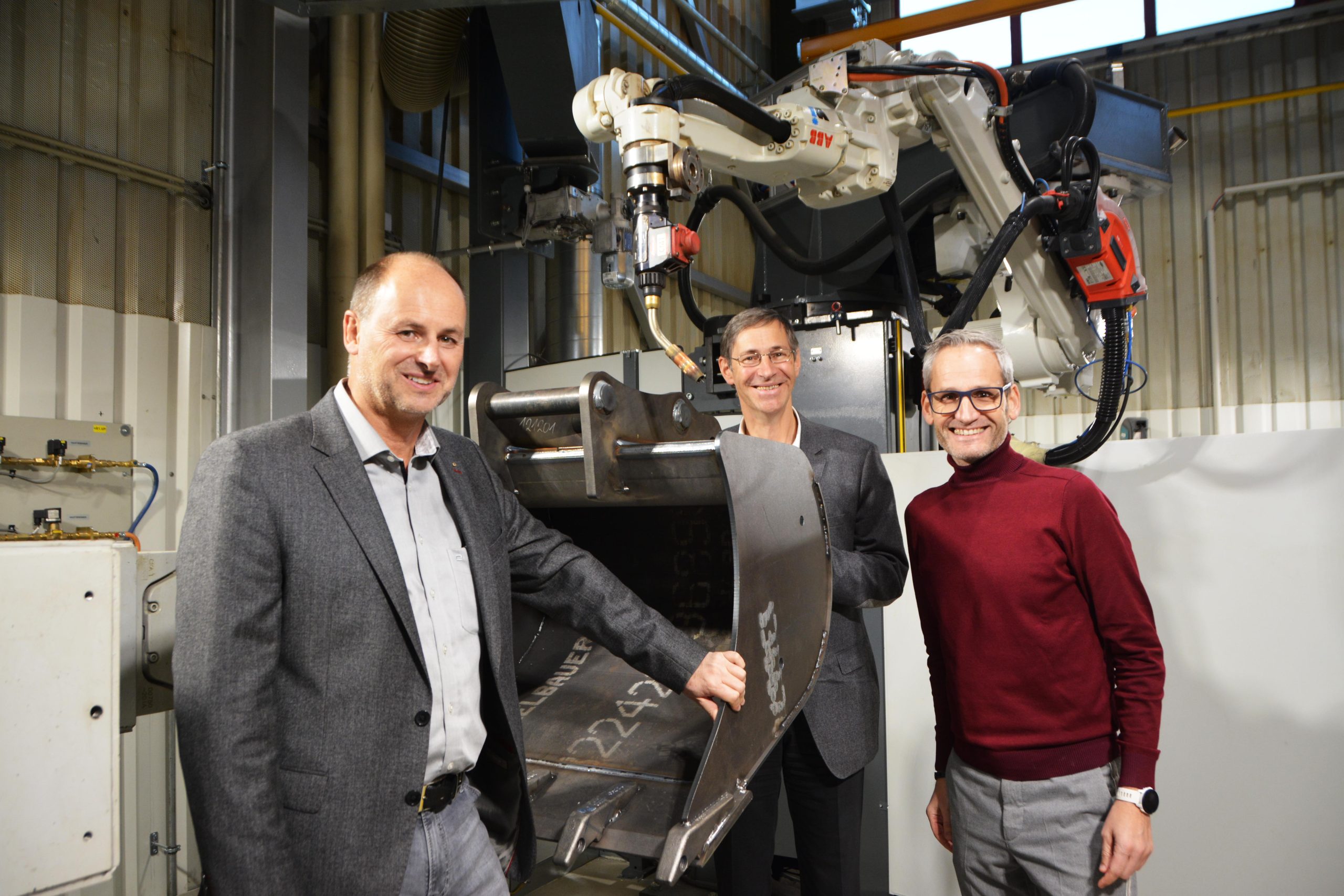 Am Daten-Highway: Geschäftsführer Michael Winkelbauer mit dem G31-Geschäftsführer-Duo Erich Rybar und Roman Neubauer (v. l.) (Foto: WI/Haas)