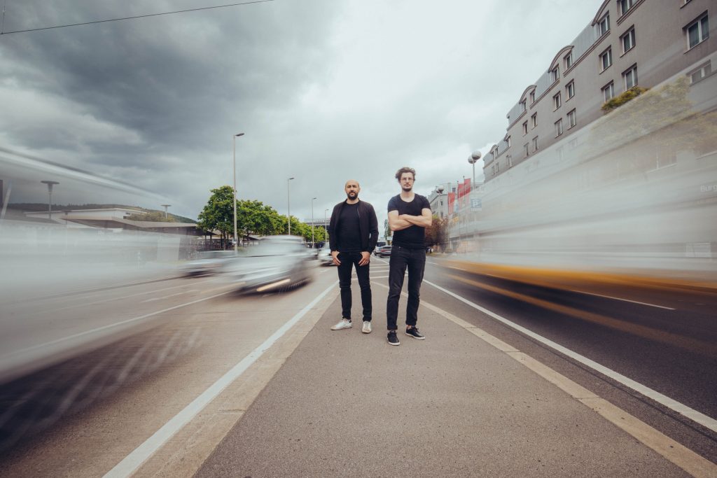 Rasante Entwicklungen: Everlisten-Gründer Markus Jausovec und Alexander Petschar feilen am digitalen Ökosystem fürs Hören (v. l.) (Credit: Lex Karelly)