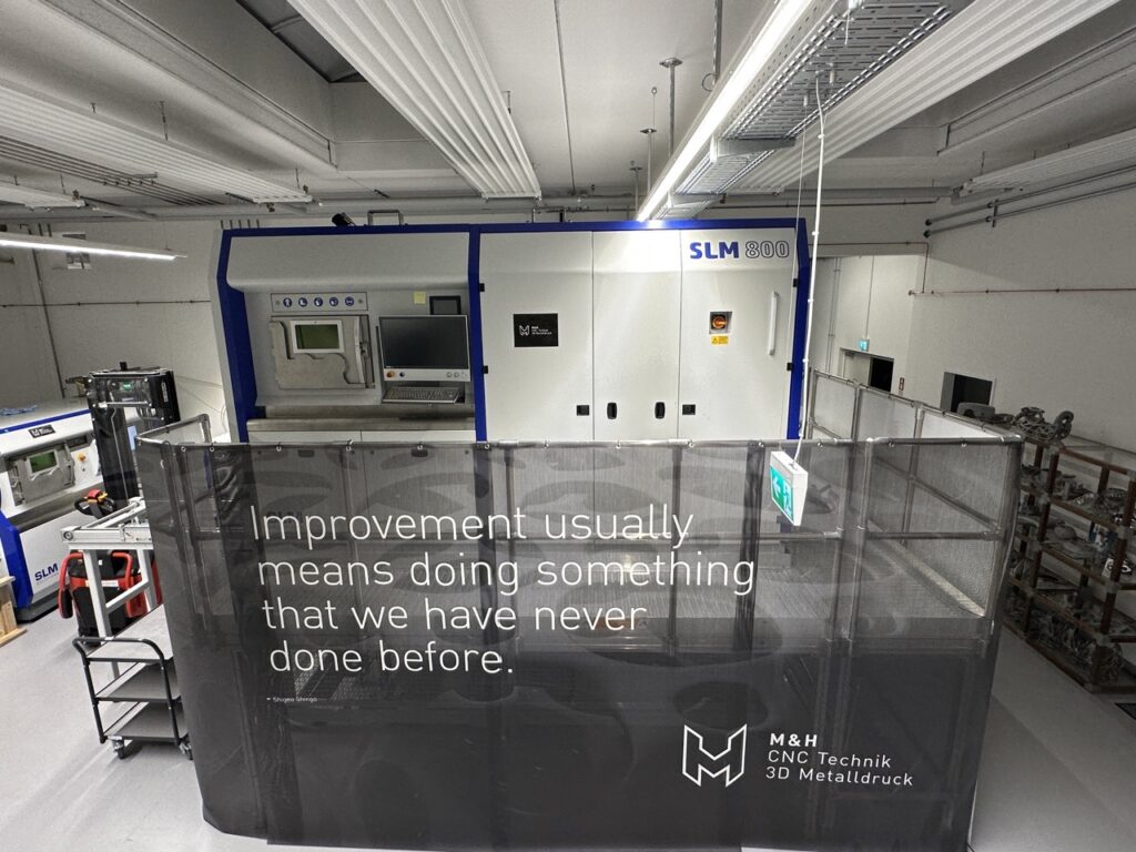 Alleinstellungsmerkmal: Die SLM 800 ist laut SLM Solutions die einzige Maschine ihrer Art bei einem Dienstleister in der DACH-Region (Credit: M&H)