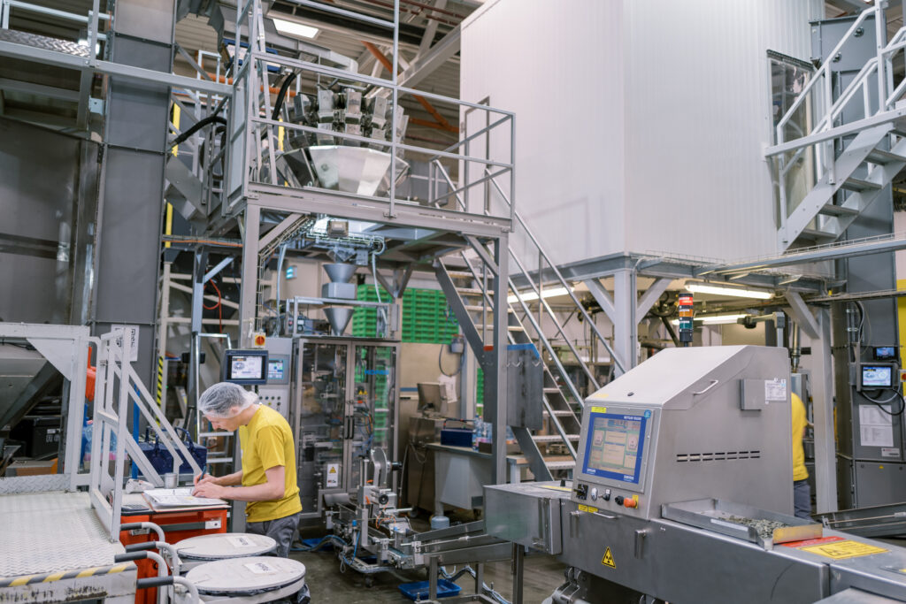 1,1 Millionen Liter Kernöl werden am Steirerkraft-Standort in St. Ruprecht an der Raab pro Jahr produziert (Credit: diemosbachers)