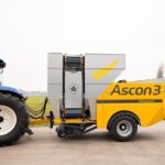 Die neue Maschine sammelt Maisspindeln vom Acker. Diese gelten als wertvoller Rohstoff. (Foto: Mathias Mosbacher)