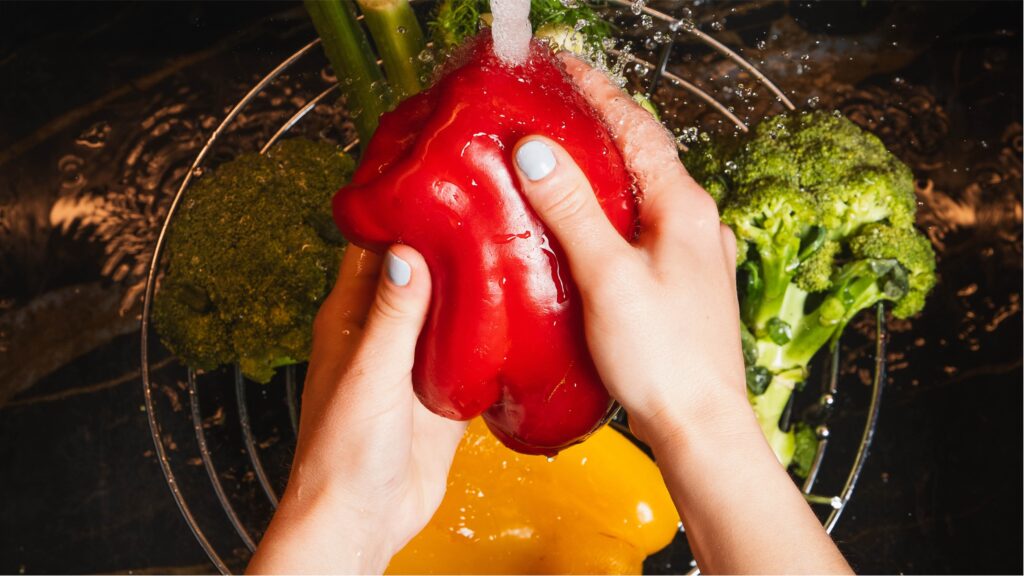 Mit der Kampagne „Safe2Eat“ rücken die Europäische Behörde für Lebensmittelsicherheit (EFSA) – und in Österreich die Agentur für Gesundheit und Ernährungssicherheit (AGES) – tägliche Entscheidungen im Umgang mit Lebensmitteln in den Mittelpunkt (Foto: EFSA)
