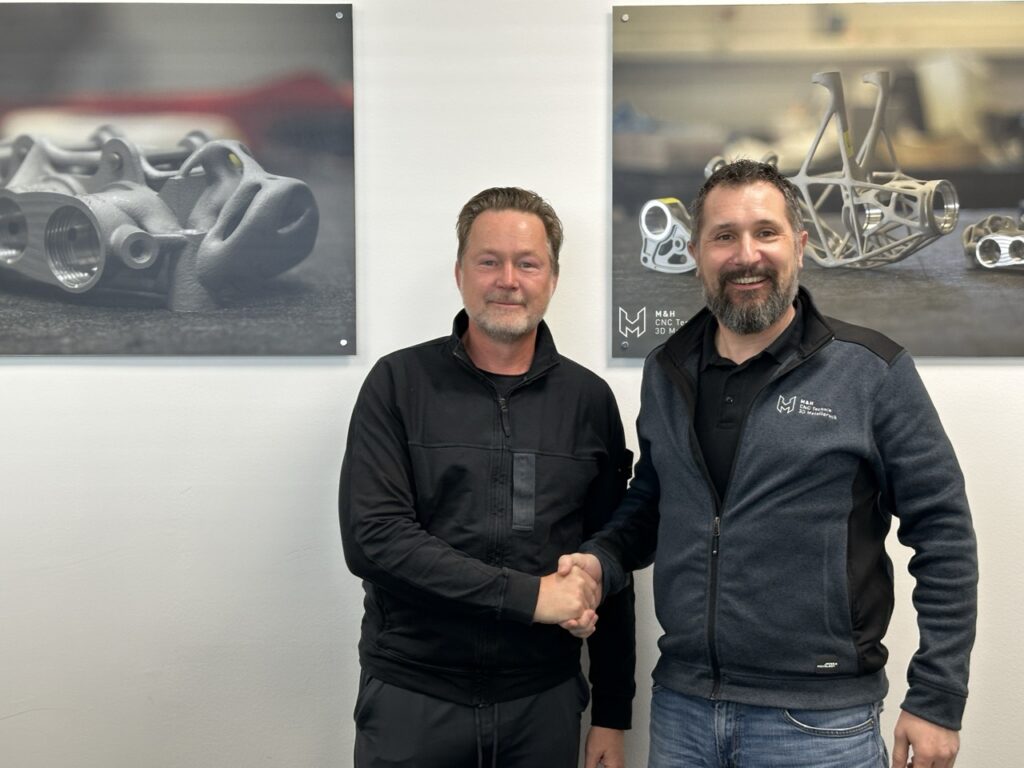 Kooperation: California Metals-CEO Michael Resl und M&H-Geschäftsführer Patrick Herzig (v. l., Foto: M&H)