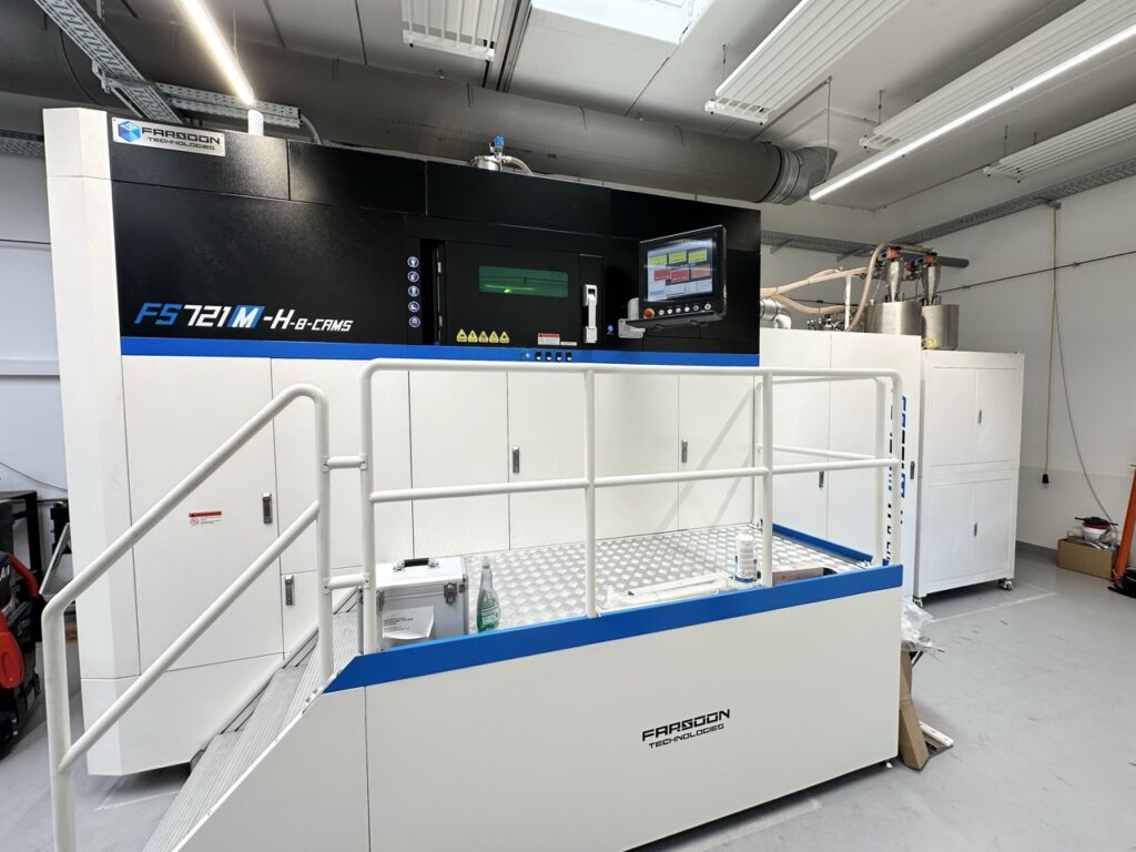 Komponenten aus Hochleistungswerkstoffen werden auf der neuen Ilzer Anlage produziert. (Credit: Farsoon)